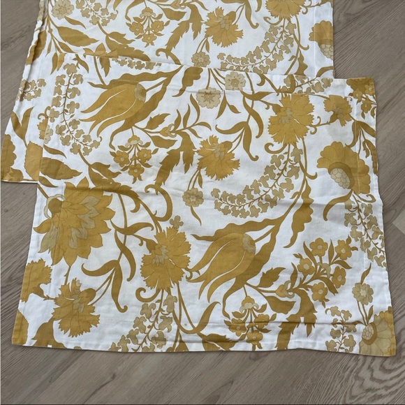 Pre Owned Set of 2 Pottery Barn Linen Pillow Cases Yellow/White Floral Print - Picture 4 of 10